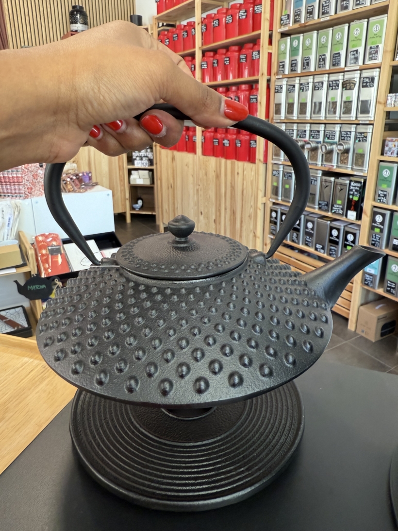 Théière en fonte noire à points – Image 2